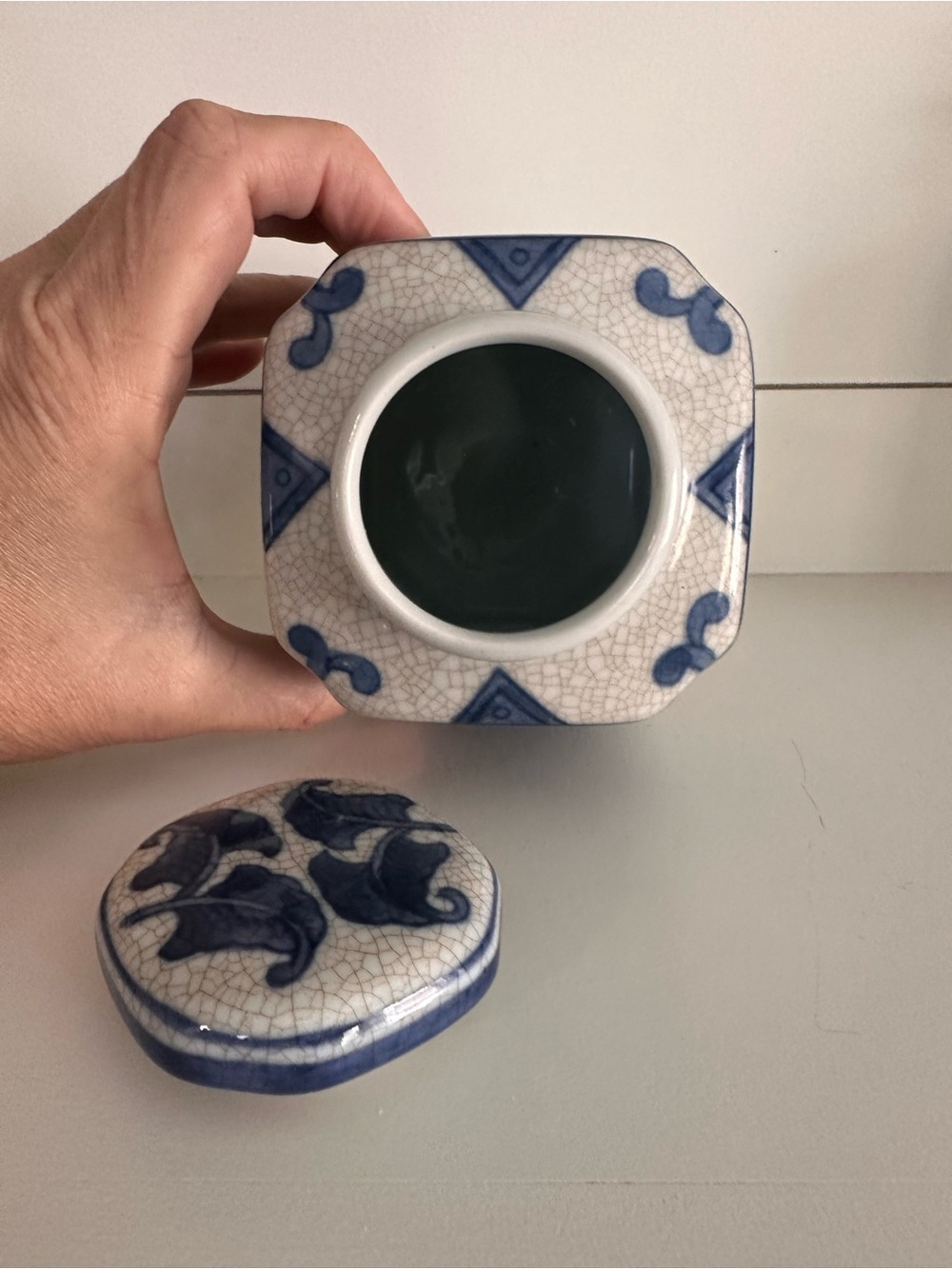 Vintage Japanese White Blue Floral Crackled Glaze Ginger Tea Jar &Lid/Asian Vase - Picture 5 of 12